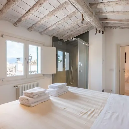 Ponte Vecchio Terrace Apartment